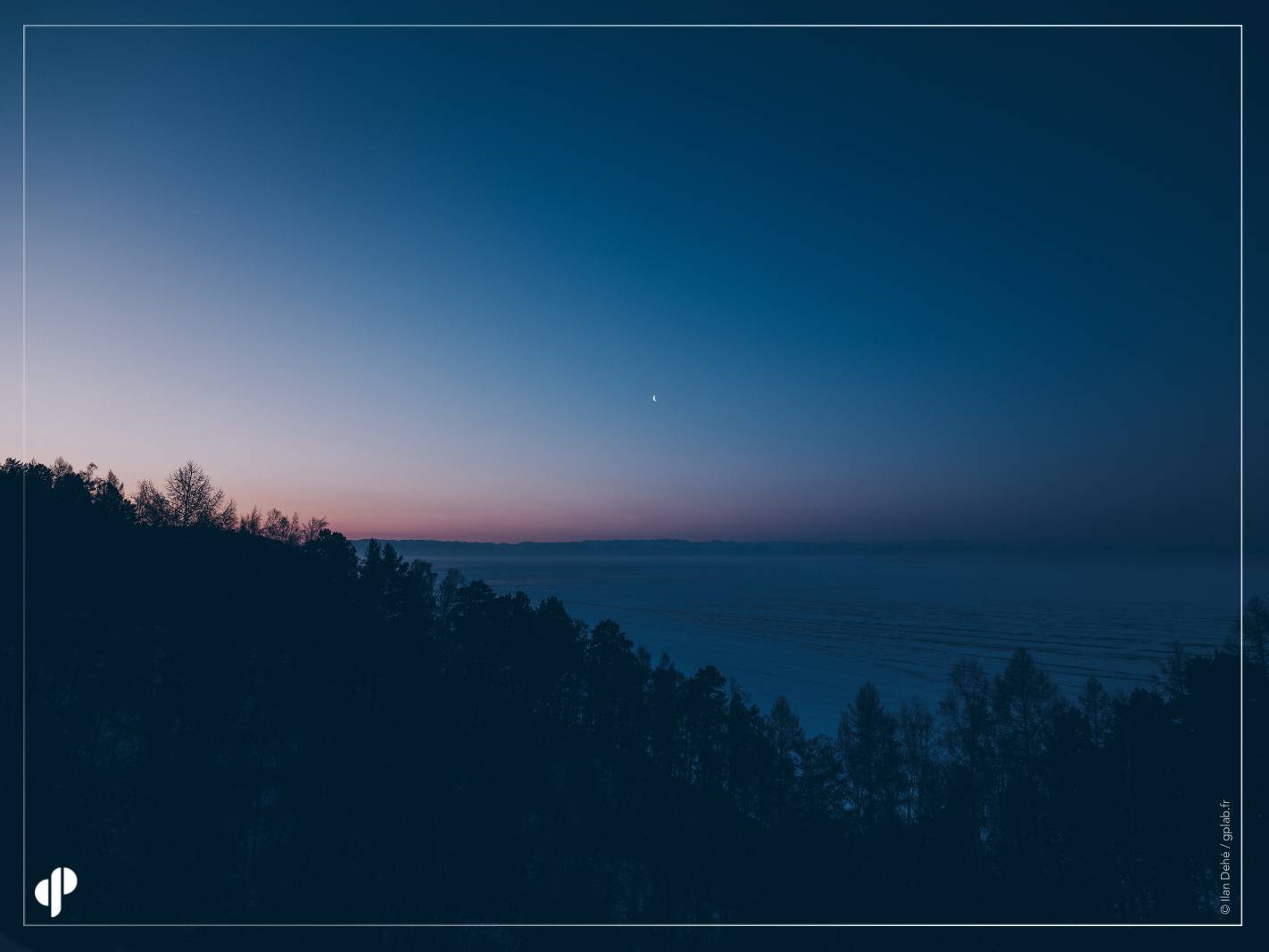 coucher de soleil et crepuscule sur le lac baikal