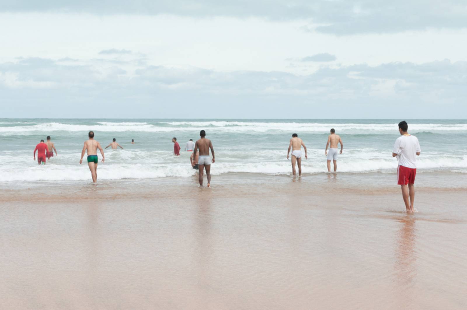 Déambulation sur la plage d'Aïn Diab avec la photographe Karen Assayag