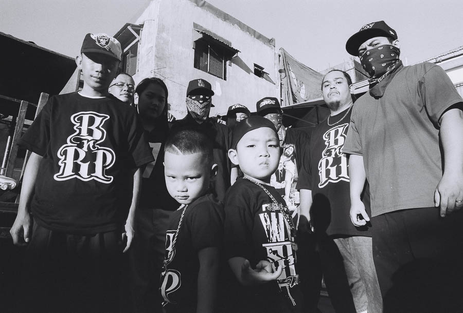 Piko Paseos photographie les gangs de Manille aux Philippines
